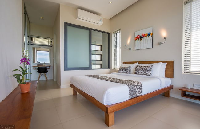 15 Bedroom Luxury Triple Sea View Villas - Photo 17