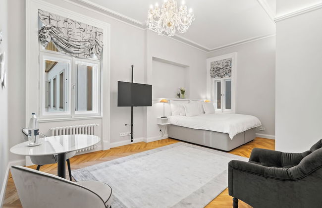 Vodičkova Luxury Suites - Photo 15