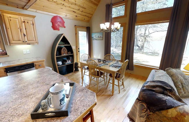 Lakefront Hideaway - Foto 18