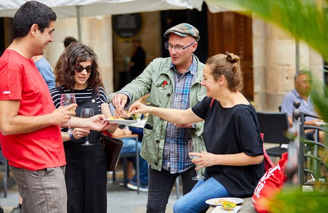 Excursión en grupo pequeño a Bilbao con tapas y cata de vinos - Foto 8