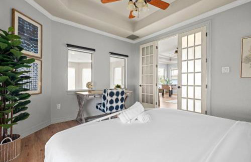 Lake Travis Family Retreat with Theater Game Room and BBQ 7 min from Marina - Foto 46