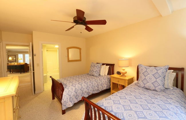 Upscale 3BR Topnotch Overlook - Foto 8