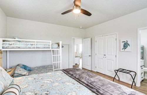 2 Decks, Patio and Views Beachfront Texas Retreat - Photo 18