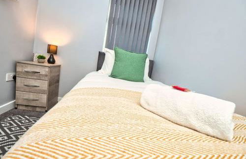 *Sleeps 9* Modern, 4 Bed House, Birmingham - Photo 20