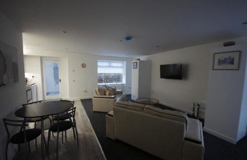 Loch Lomond Riverside Apartment - Photo 13