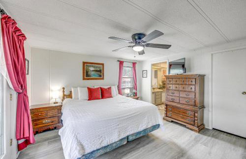 Lakefront Gun Barrel City Home with Dock and Deck - Foto 15