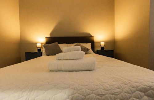 Luxury Modern Flat In Wolverhampton- Garden Views - Photo 4