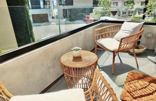 Naples Luxury Retreat - 3 BDR Stay for 6 w Rooftop Patio - Photo 18