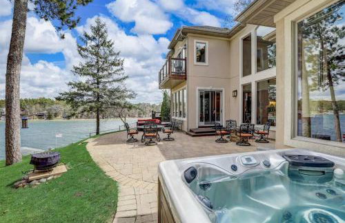 Silver Lake Estate - Private Beach - Hot Tub - Arcades - Foto 1