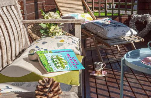 Scandi Cabin in Heart of Anglesey with Parking - Photo 26