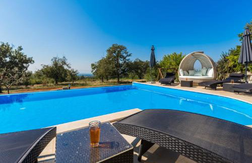 Villa in Deklici with Infinity Pool & Sea Views - Foto 8