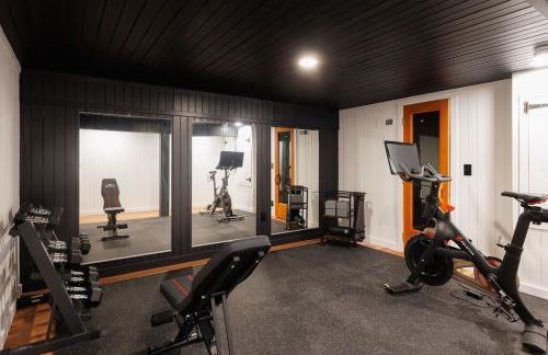 Sleeps 16-Hottub-Sauna-Pet Friendly-7 Min to Ski - Foto 4