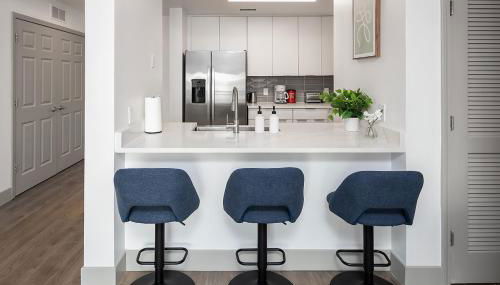 Urban Retreat - Free Parking, WiFi, Walk to Stadium - Foto 5