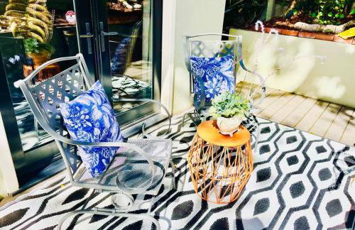 Gorgeous 3-bdrm home, walk to town and beach - Photo 80