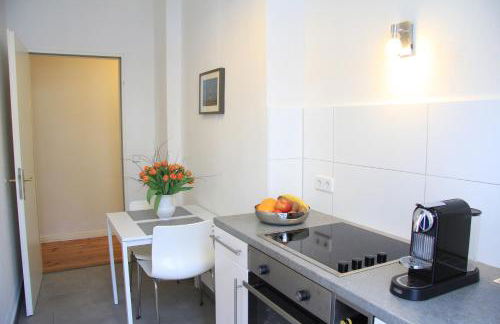 Nollendorf Apartments - 1 separate bedroom and 1 living room with sofa bed in Motzstraße - Foto 58