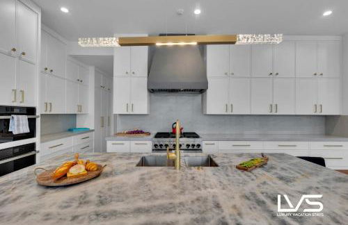 Carlotta- New Construction Luxury Waterfront Villa - Foto 54