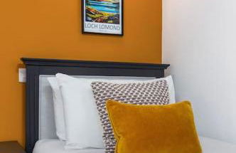 The Stylish 3-Bedroom Maisonette Retreat - Photo 2