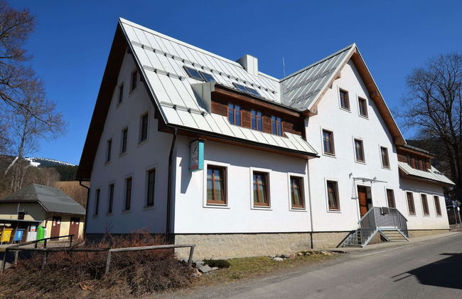 Apartment Near Ski Slopes - Photo 19