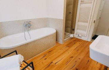 2BR Wohnen mit Aussicht in der malerischen Altstadt - gemütlich & zentral - Foto 18