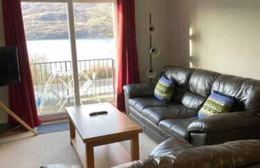 Fassifern. 1st Floor Apartment with Loch View - Foto 1