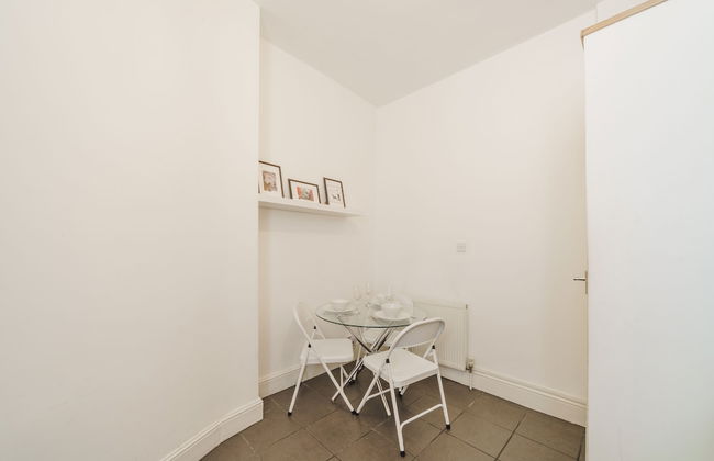 Large Studio Soho & Charing Cross Road - Photo 7