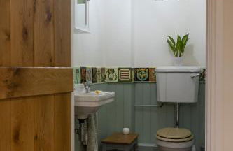 Family Country Cottage with Stunning Mountain Views - Photo 6