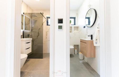 Strelitzia apartment Split with jacuzzi - Photo 25