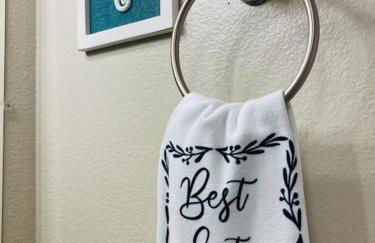 Pensa-Cozy Downtown bungalow, w/ backyard oasis! - Foto 27