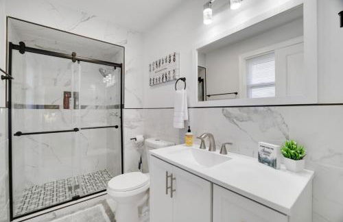 (NEW) Blue Mtn Poconos Retreat Htd pool pet frndly - Foto 33