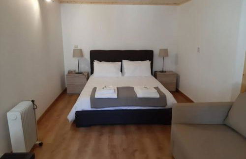 Aurora Papas - Photo 11