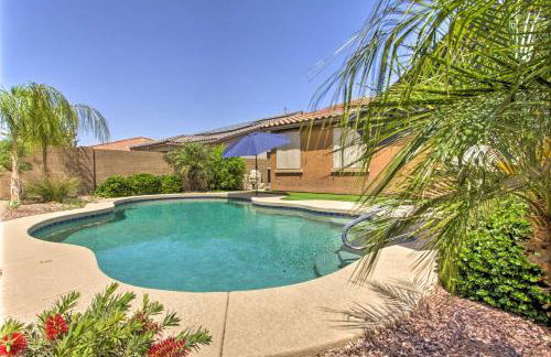 5 Mi to Surprise Stadium! Snowbird Escape with Pool - Foto 11