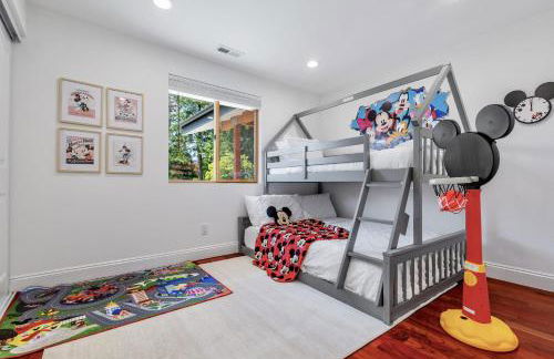 Modern Mountain View Getaway w Huge Outdoor Space - Foto 5