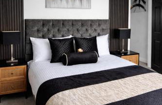 Rosie House 3 bedroom House in Sandbach with Parking - Photo 1