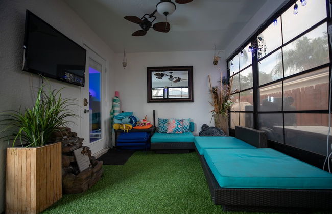 Gorgeous Urban Oasis W/hot Tub, Heated Pool And Private Movie Theater 3 Bedroom Home by RedAwning - Foto 19