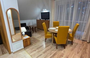 Cudowny Zakątek z Ogrodem i Basenem - Foto 1