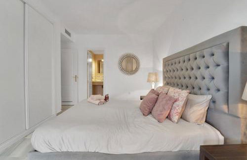 Apartamento con enorme terraza en complejo con piscina en Nueva Andalucía - Lorcrimar - Foto 20