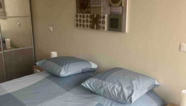 Super 3 pcs et Parking aux portes de Paris et stade de france à proximité des sites touristiques parisiens Montmartre , champs Élysée ,châtelet etc et des transports métro,RER ,wifi disponible - Foto 2