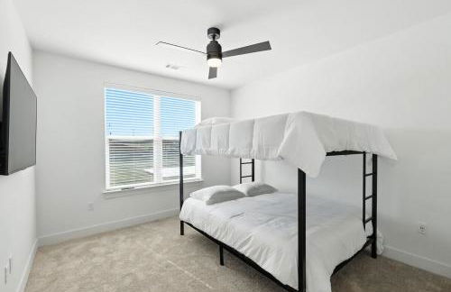 95 Luxury 2B2B Condo DT Fort Worth, Resort Style Pool & Gym, Golf Simulator, 7M to Dickies Stadium, 15M to AT&T stadium - Foto 30