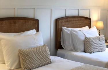 Luxury Barn with Hot Tub, Spa Treatments, Private Dining - Photo 21