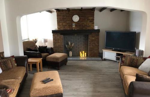 A Bright and Spacious Gem - Foto 2