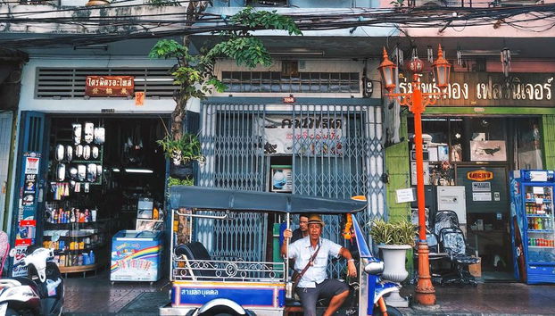 Bangkok Street Art and Food – Half-Day Walking Tour - Photo 3