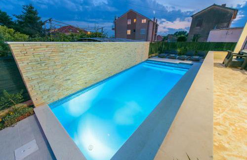 Villa Barbara-Kastela with heated pool - Foto 16