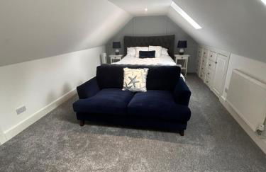 The Loft and The Den Apartments - Photo 2