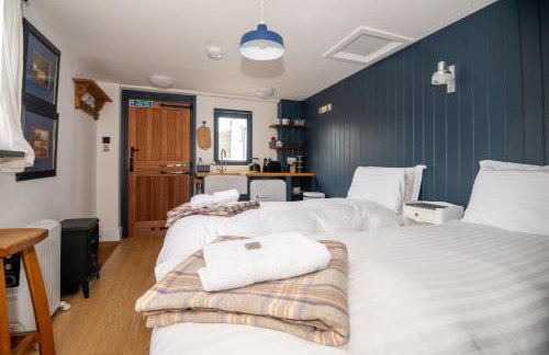 16th Century House, Castle Views, Mountain Views, Hot Tub, Firepit, Stunning Interiors - Foto 44