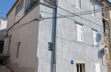 Apartmant Bionda Novi Vinodolski, cozy and nice apartment for 4 people in the city center - Photo 3