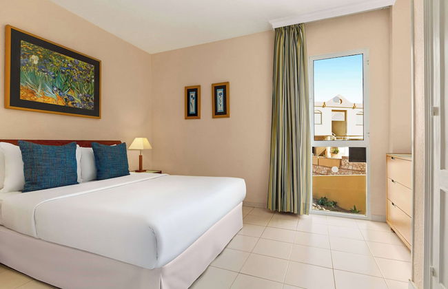 Ramada Hotel & Suites by Wyndham Costa del Sol - Photo 9