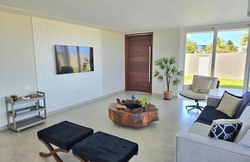 Piscina aquecida, 5 suítes e pé na areia com vista espetacular!! - Photo 43