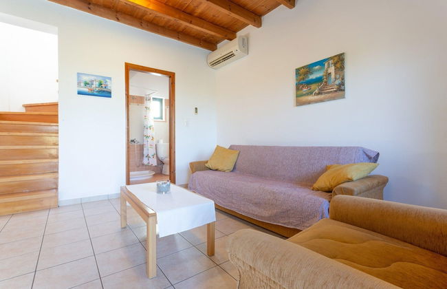 Spiros Beach Villa Large Private Pool Walk to Beach Sea Views A C Wifi Car Not Required - 971 - Foto 13