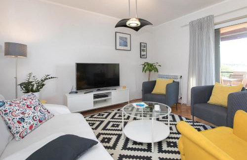 Captain's Apartment with Sea View - Photo 8