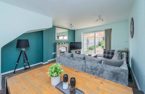 Central Townhouse Tipton - Sleeps 8 - Ideal for Contractors & Families - Foto 8